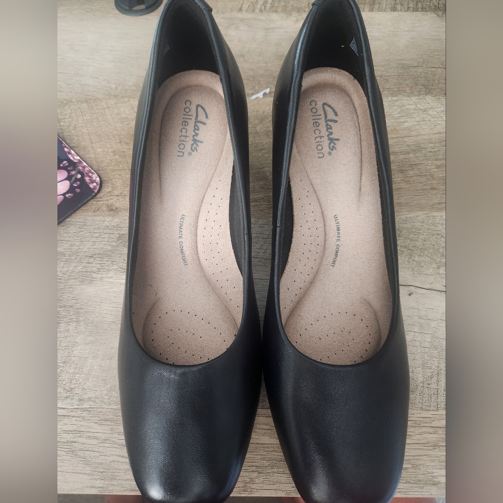 Clarks Black Leather Heels for Women Kyndall Iris